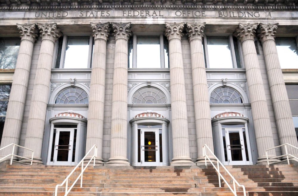 Minneapolis, Minnesota, USA: United States Federal Office Building, originally a post office - neo-classical facade with corinthian order columns - photo by M.Torres