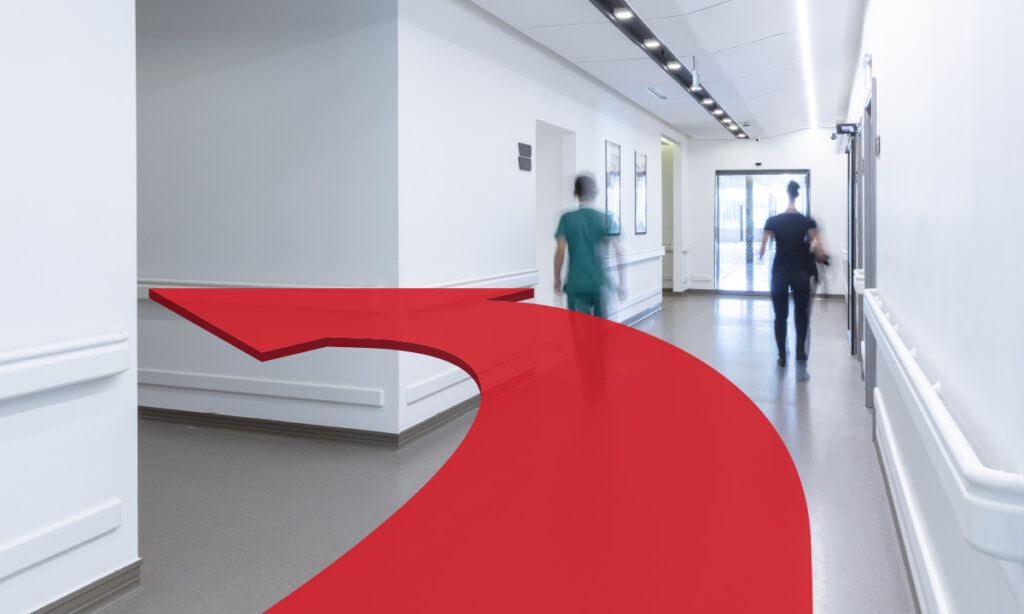everbridge digital wayfinding technology hospital healthcare arrow in hallway