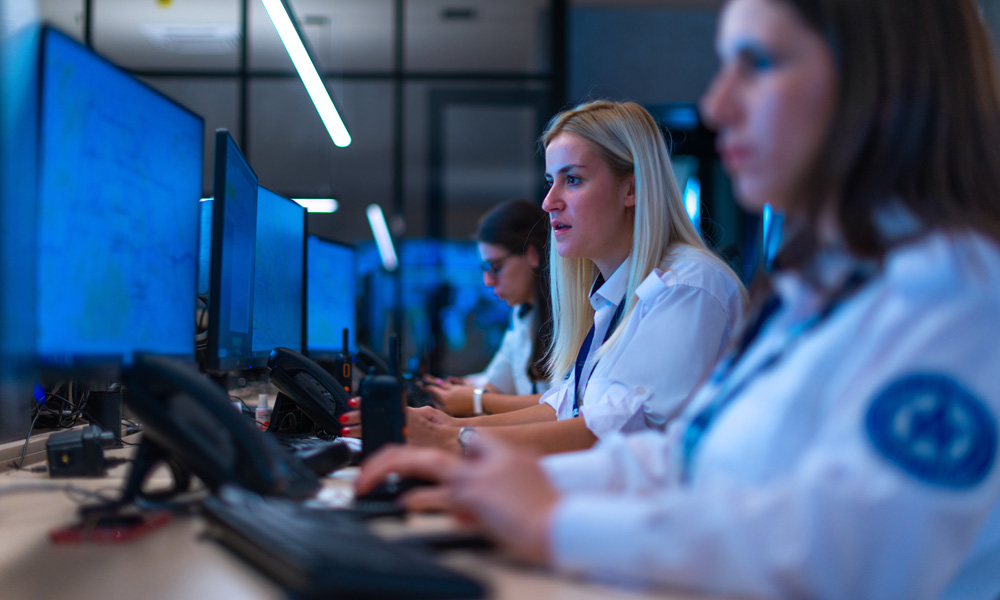 911 dispatchers using 911 Connect in RapidSOS