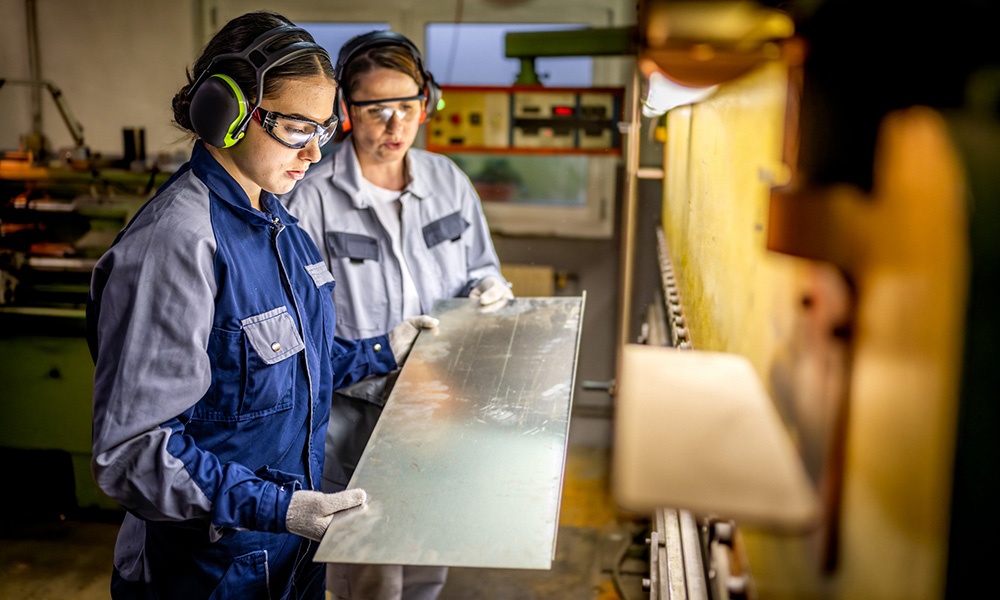 Iran Conflict Metal Production 1000 X 600